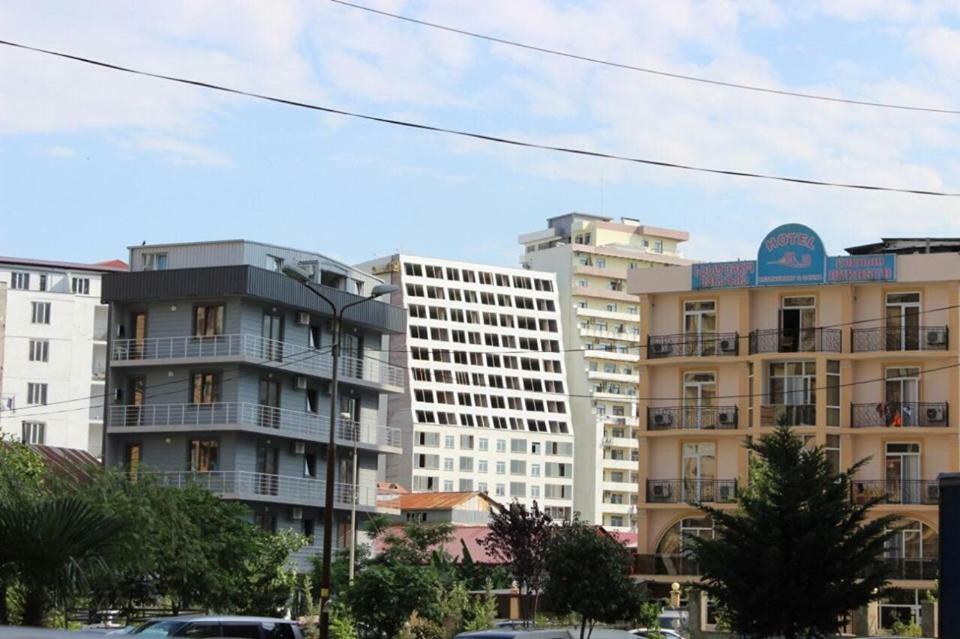 Apartments Batumi Exteriör bild